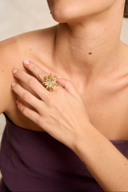 Anillo Astral de Dosprimeras chapado en oro con cristal Black Diamond
