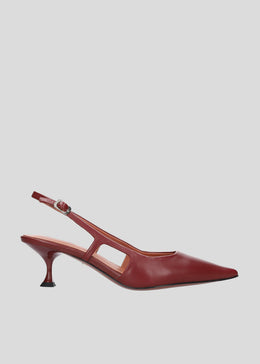 Zapatos Rhina Pump 55 de Lola Cruz en color burdeos
